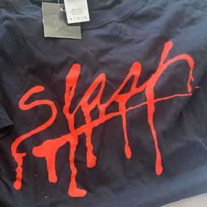 Men’s soft style Gildian medium Slash red & black drip T-shirt